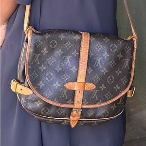 Authentic Louis Vuitton saumur bag.